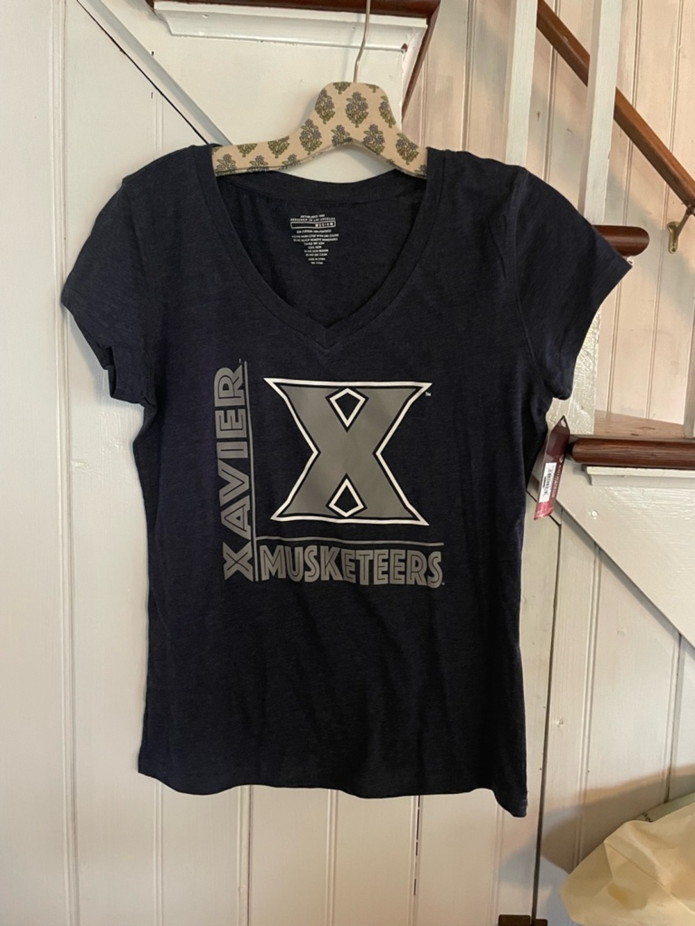 Xavier Musketeers Women's Navy V-Neck Tee